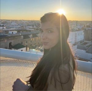 Meet your Posher, Allysa